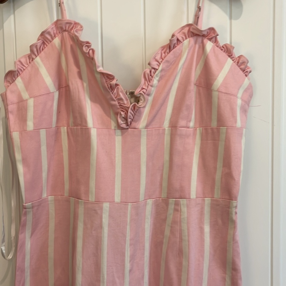 Gianni Bini NWOT 🌸pink 🌸white classy stappy jumper with ruffled lined top